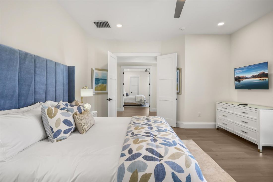 Whitemarsh Way — the primary suite